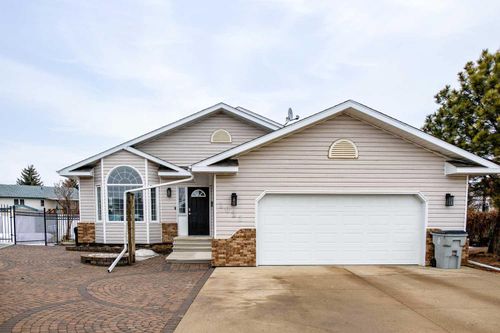 1021 20 Street Cres, Wainwright, AB, T9W1N5 | Card Image