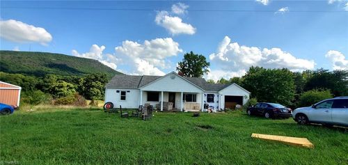 2185 Flat Rock Rd, Pinnacle, NC, 27043-8453 | Card Image