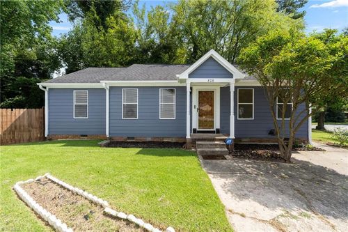 808 Circle Dr, High Point, NC, 27262-3512 | Card Image