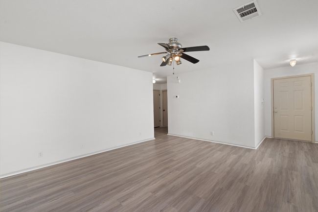 16225 Hamilton Point Cir, House other with 3 bedrooms, 2 bathrooms and 4 parking in Manor TX | Image 6