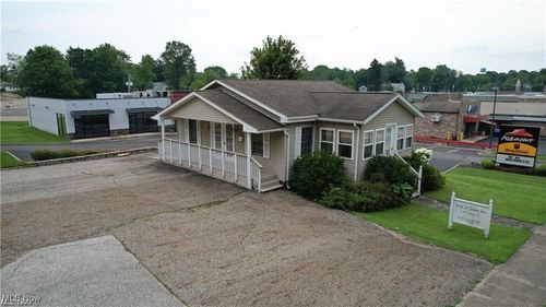 7997 State St, Garrettsville, OH, 44231-1048 | Card Image