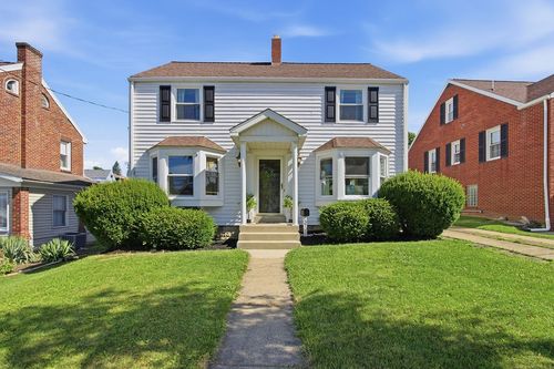 37 Colonial Dr, Washington, PA, 15301-2840 | Card Image