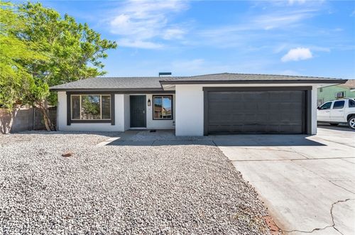 2740 Searles Avenue, Las Vegas, NV, 89101 | Card Image