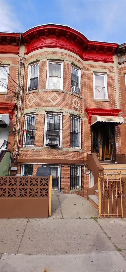 217 Hemlock St, Brooklyn, NY, 11208-1608 | Card Image