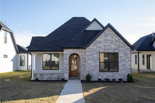 2331 S 31st St, Rogers, AR, 72758-5305 | Card Image