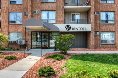 1002 - 64 Benton St, Condo with 1 bedrooms, 1 bathrooms and null parking in Kitchener ON | Image 3