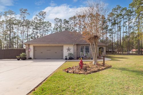 40 Artesian Way, New Caney, TX, 77357-3042 | Card Image