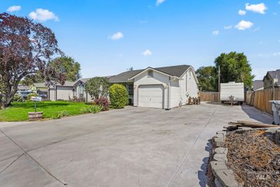 1420 S Holly St, House other with 3 bedrooms, 2 bathrooms and 1 parking in Nampa ID | Image 2