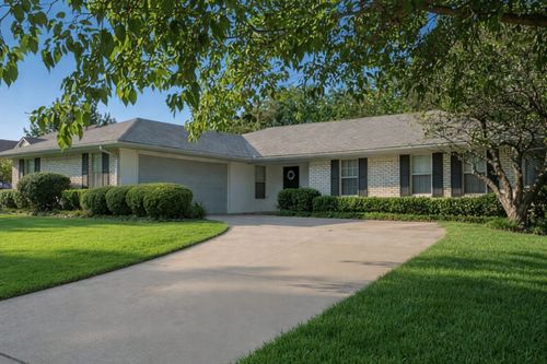 8248 Bobwhite Dr, Frisco, TX, 75034-4538 | Card Image