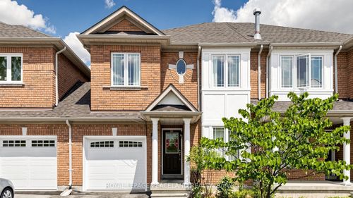 246 Farmstead Rd, Richmond Hill, ON, L4S2J8 | Card Image