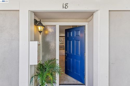 18-2133 Donald Dr, Moraga, CA, 94556-1463 | Card Image