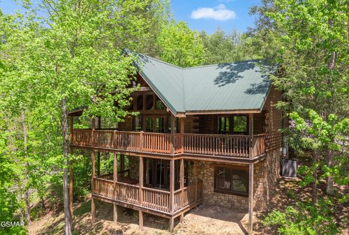 721 Poplar Falls Way, Gatlinburg, TN, 37738-1460 | Card Image