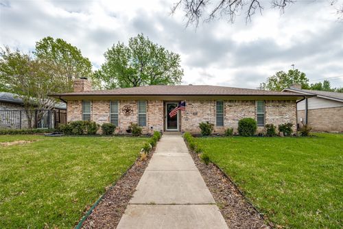 2705 N Woods St, Sherman, TX, 75092-2128 | Card Image