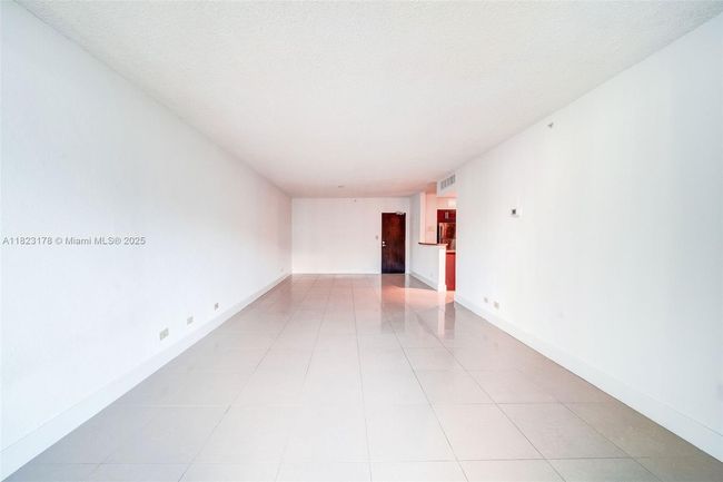 APT-262 - 1500 Bay Rd, Condo with 2 bedrooms, 2 bathrooms and null parking in Miami Beach FL | Image 14