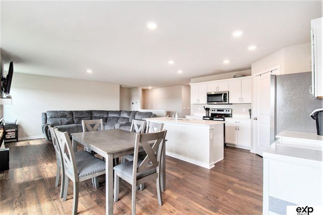 4517 Lawnwood Dr, House other with 4 bedrooms, 3 bathrooms and 3 parking in Bellevue NE | Image 8