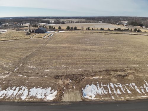 384 Candy Lane, River Falls, WI, 54022 | Card Image