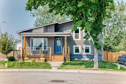 31 Taylor Way Se, Airdrie, AB, T4A1S4 | Card Image