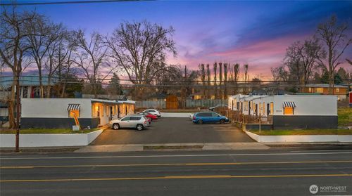 1029 S Division Street, Moses Lake, WA, 98837 | Card Image