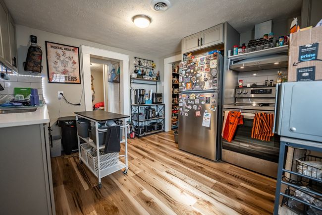 351 Barnes Ave, Home with 3 bedrooms, 2 bathrooms and null parking in Circleville OH | Image 5