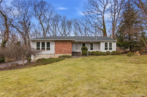 39 Lotowana Ln, Stony Brook, NY, 11790-1801 | Card Image