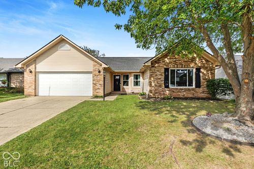 214 E Pine Ridge Dr, Westfield, IN, 46074-8901 | Card Image