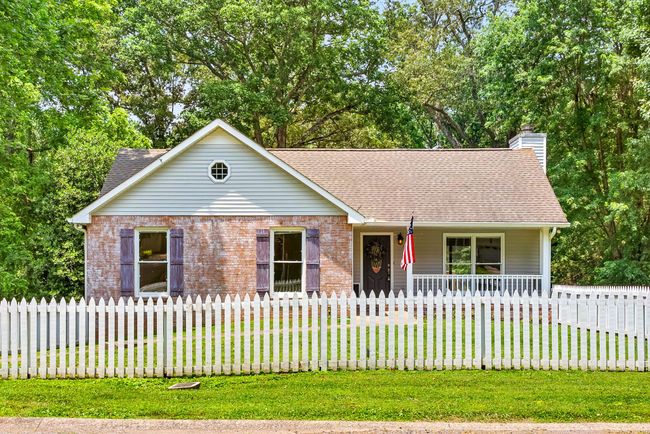 810 Burton Trl, House other with 3 bedrooms, 2 bathrooms and 4 parking in Adams TN | Image 36