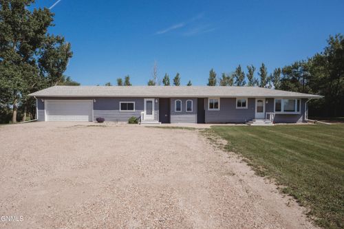 8059 36th St Se, Jamestown, ND, 58401-9310 | Card Image