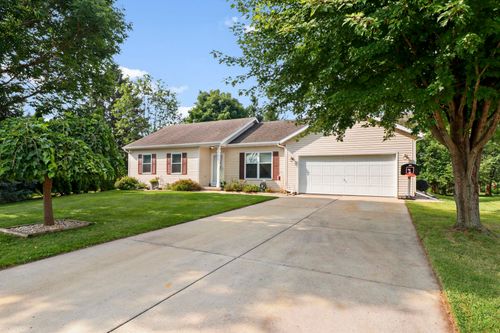 325 W Division Street, Mazomanie, WI, 53560 | Card Image