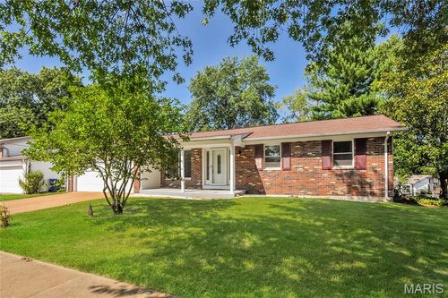 998 Tree Trails Ln, Fenton, MO, 63026-3640 | Card Image