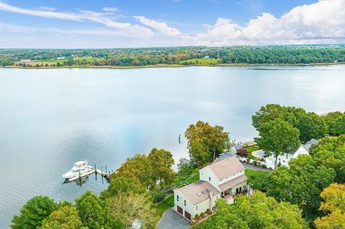 43 Cliff Dr, Assonet, MA, 02702-1377 | Card Image