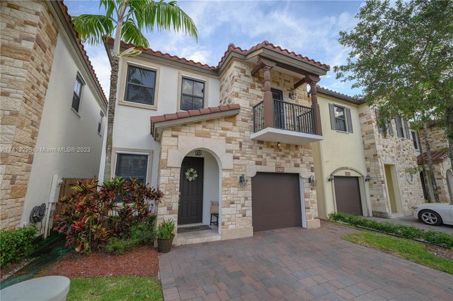 0 - 10250 Nw 70th Ter, Townhouse with 4 bedrooms, 3 bathrooms and null parking in Doral FL | Image 1
