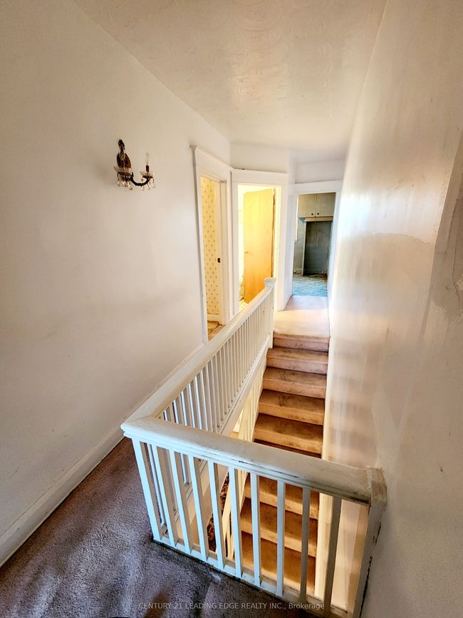 635 Coxwell Ave, House attached with 3 bedrooms, 2 bathrooms and null parking in Toronto ON | Image 20