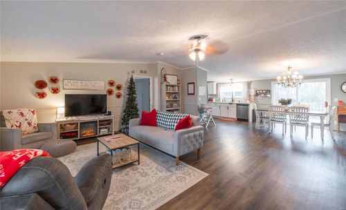 704 Ogle Dr, Richland, MO, 65556-7554 | Card Image