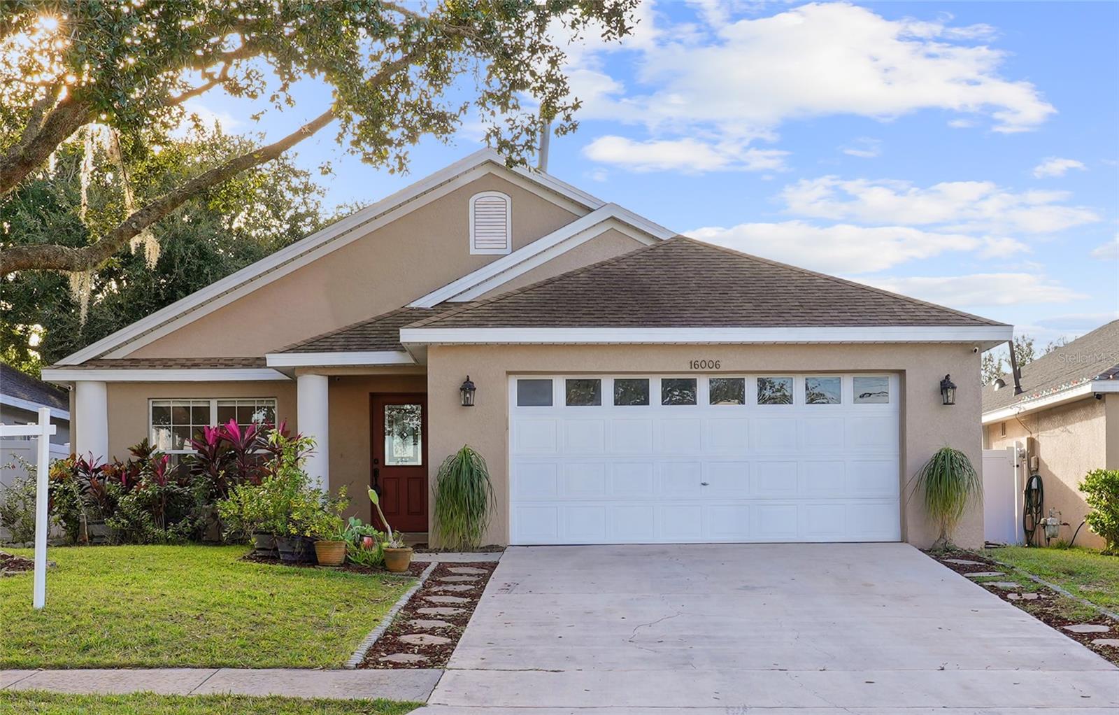 16006 Bay Vista Drive, For Sale in Clermont Zoocasa