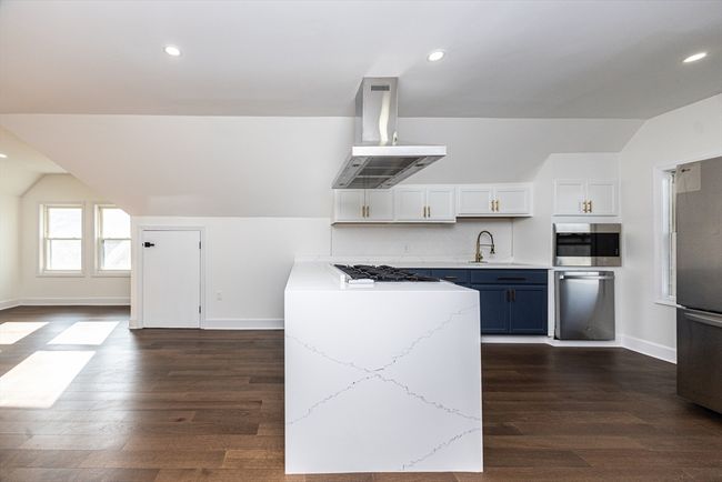 APT-3 - 40 Devon St, Condo with 2 bedrooms, 1 bathrooms and null parking in Boston MA | Image 4