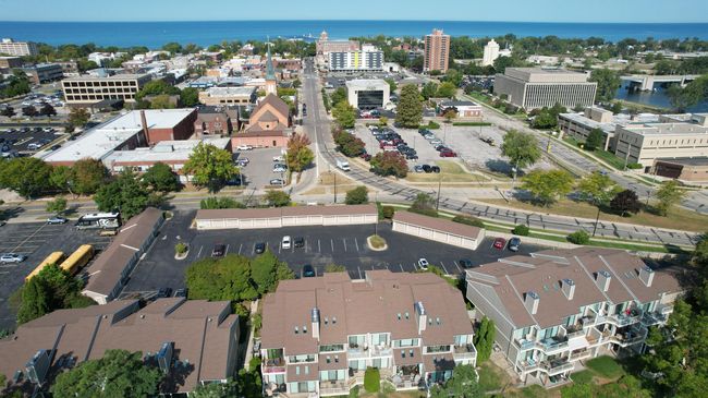 201 Wayne St, Condo with 3 bedrooms, 2 bathrooms and null parking in Saint Joseph MI | Image 43