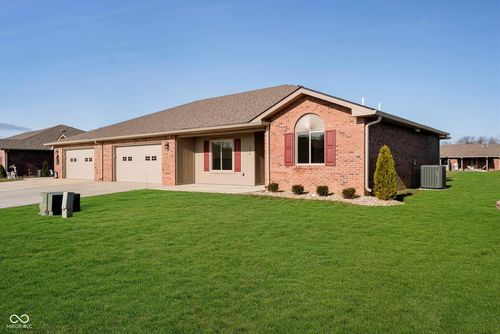 202 Asbury Dr, Anderson, IN, 46013-4870 | Card Image