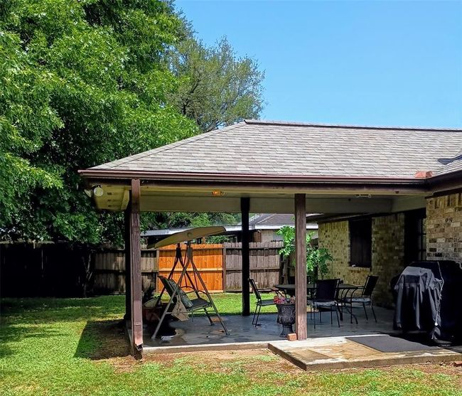 Large covered Patio for your enjoyment | Image 16