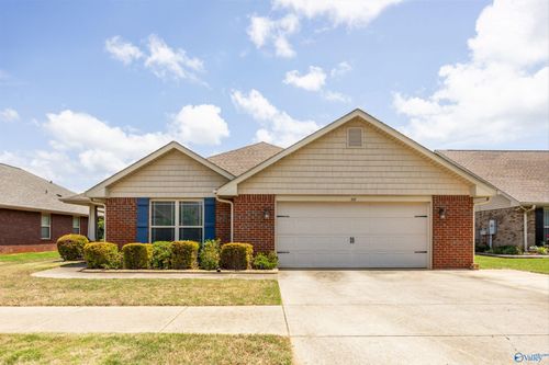 611 Durbin Ln Sw, Madison, AL, 35756-2702 | Card Image
