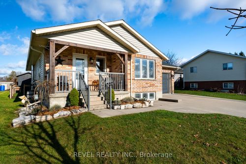 771 Princess St, Mount Forest, ON, N0G2L3 | Card Image