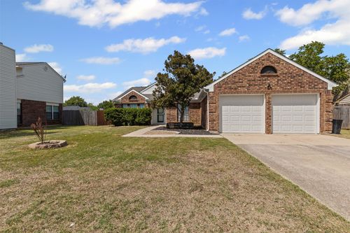 2619 Bayberry Ln, Euless, TX, 76039-7946 | Card Image
