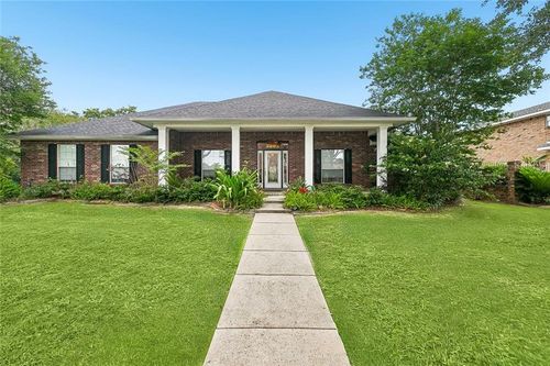 3809 Lake Winnipeg Dr, Harvey, LA, 70058-5174 | Card Image