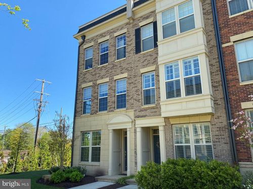 818 Admirals Way, OXON HILL, MD, 20745-1189 | Card Image