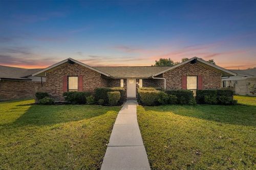 1206 Misty Way, Garland, TX, 75040-4828 | Card Image