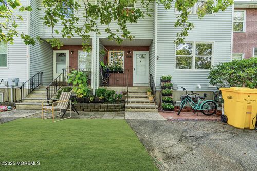 4 Hazelwood Ln, Lakewood, NJ, 08701-5130 | Card Image