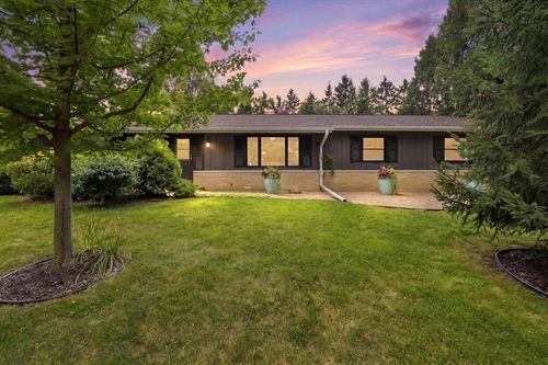 6117 Driftwood Ave, MADISON, WI, 53705-4421 | Card Image