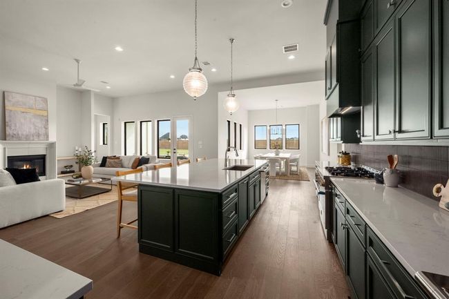 Kitchen w custom Cabnetry | Image 8