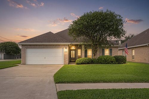 2005 Rosewood St, Beaumont, TX, 77713-9289 | Card Image