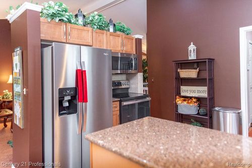 57136 Megan Dr, Washington Twp, MI, 48094 | Card Image