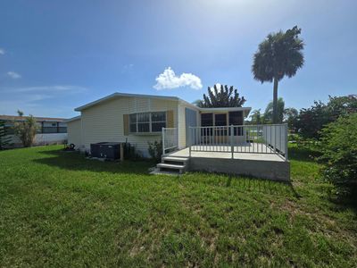 16 Ecuador Court, House other with 2 bedrooms, 2 bathrooms and null parking in Fort Pierce FL | Image 3